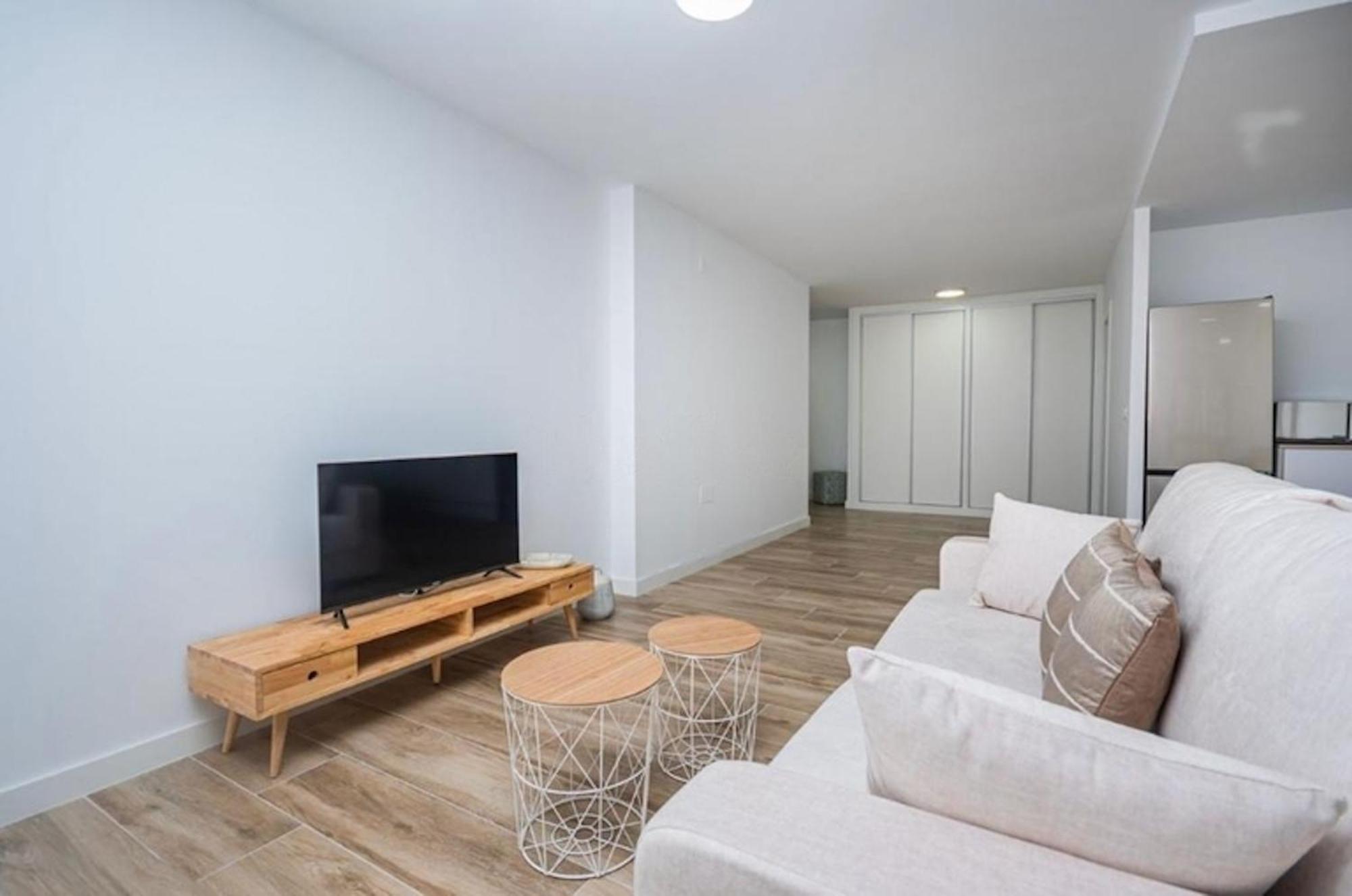 Vive La Vila Cozy Apartment By The Beach 빌라조요사 외부 사진
