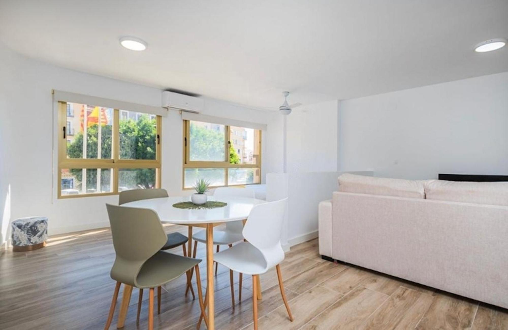 Vive La Vila Cozy Apartment By The Beach 빌라조요사 외부 사진